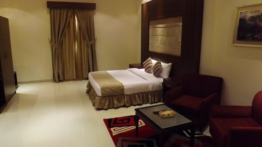 Baron Palace - Almasif Hotel Apartments Эр-Рияд Номер фото