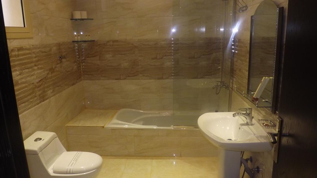 Baron Palace - Almasif Hotel Apartments Эр-Рияд Номер фото