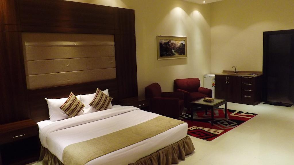 Baron Palace - Almasif Hotel Apartments Эр-Рияд Номер фото