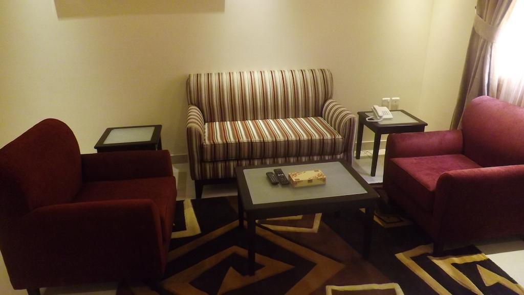 Baron Palace - Almasif Hotel Apartments Эр-Рияд Номер фото