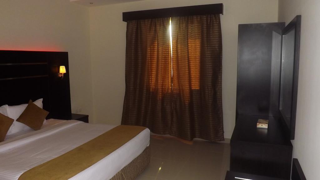Baron Palace - Almasif Hotel Apartments Эр-Рияд Экстерьер фото