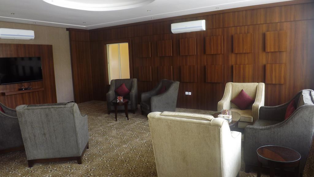 Baron Palace - Almasif Hotel Apartments Эр-Рияд Экстерьер фото