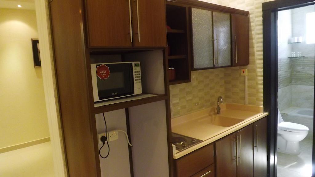 Baron Palace - Almasif Hotel Apartments Эр-Рияд Экстерьер фото