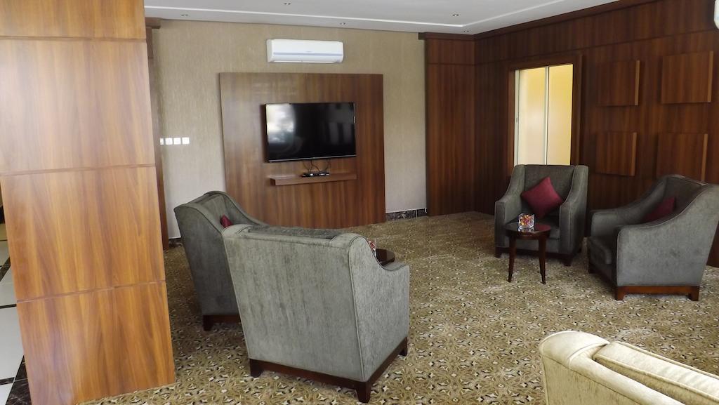 Baron Palace - Almasif Hotel Apartments Эр-Рияд Экстерьер фото