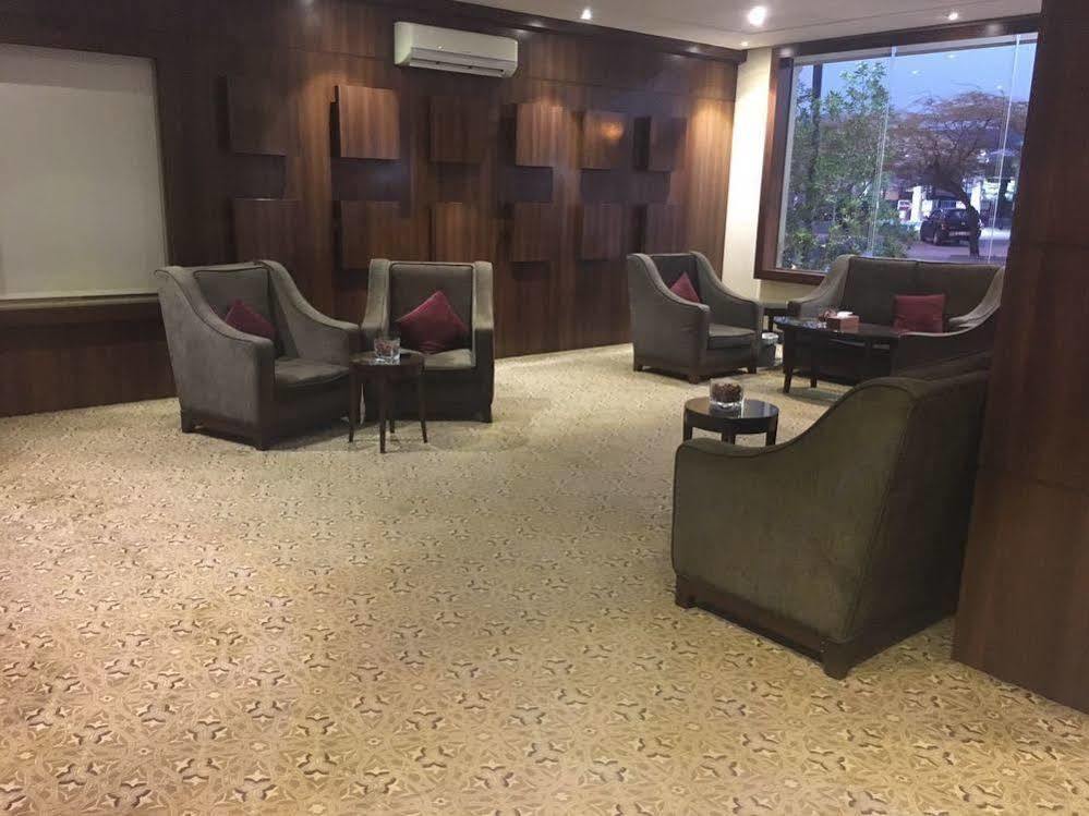 Baron Palace - Almasif Hotel Apartments Эр-Рияд Экстерьер фото