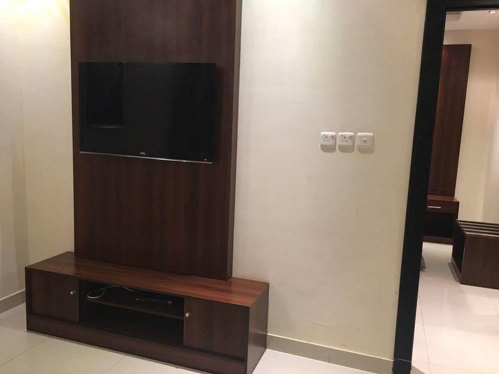 Baron Palace - Almasif Hotel Apartments Эр-Рияд Экстерьер фото